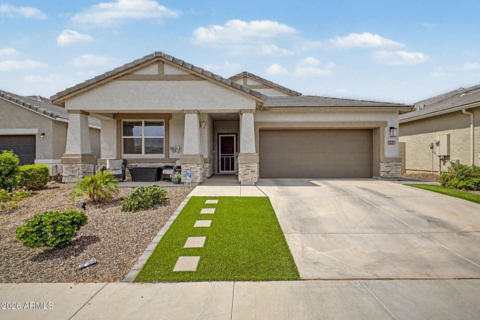 10334 S DESERT VIEW Drive, Apache Junction, AZ 85120 — photo 1 of 31