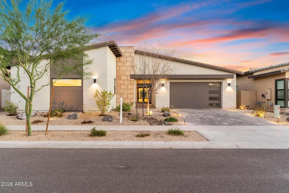 719 E Summerside Road, Phoenix, AZ 85042 — photo 1 of 39