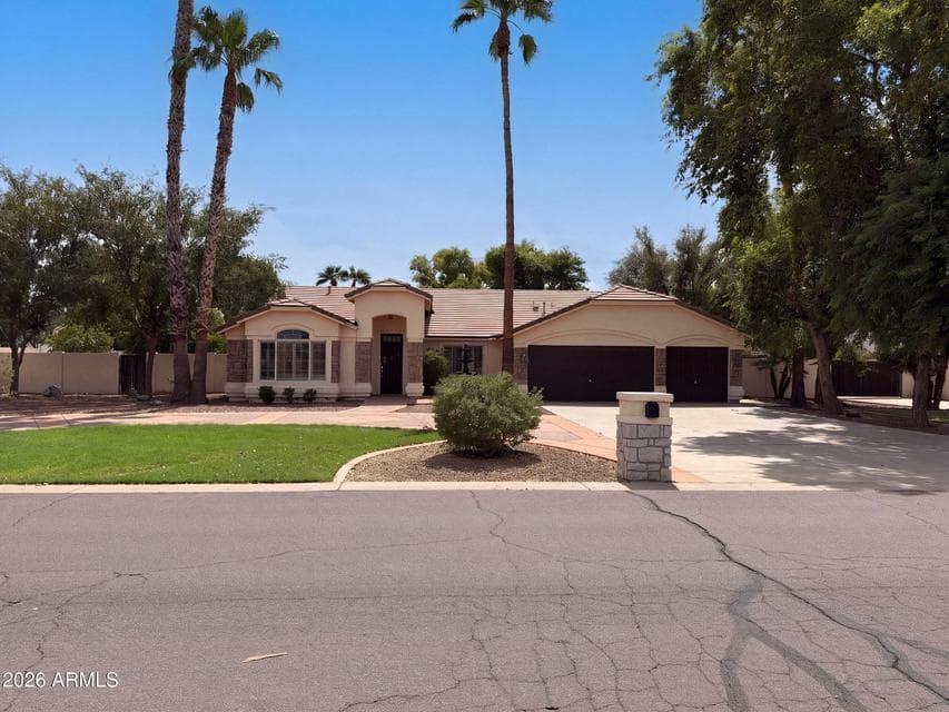 2599 E ARROWHEAD Trail, Gilbert, AZ 85297 — photo 1 of 35