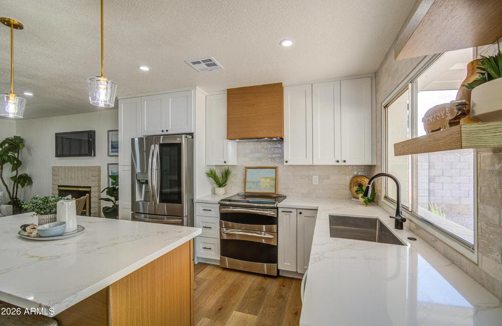 2520 E DAHLIA Drive, Phoenix, AZ 85032 — photo 1 of 41