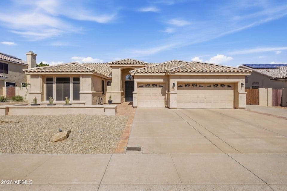3408 E GRANITE VIEW Drive, Phoenix, AZ 85044 — photo 1 of 25