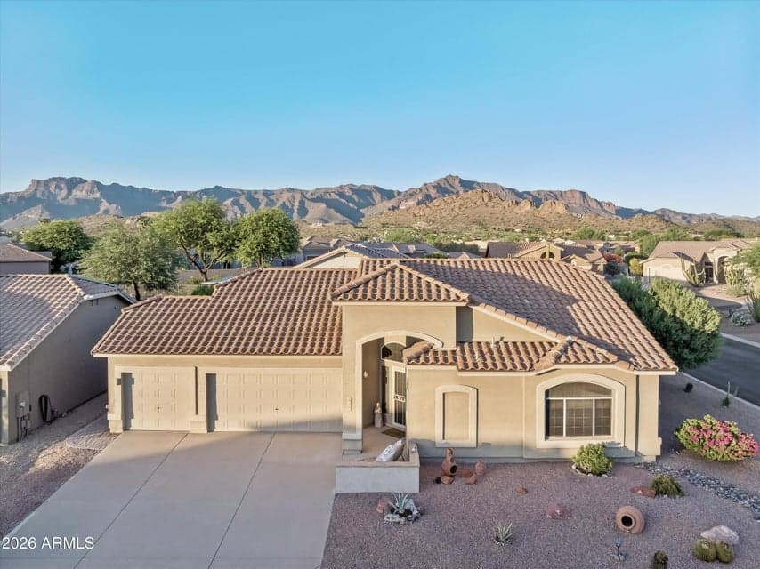 6329 S SANDTRAP Drive, Gold Canyon, AZ 85118 — photo 1 of 74