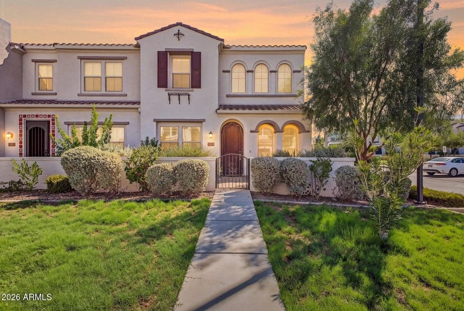 4077 S SABRINA Drive 19, Chandler, AZ 85248 — photo 1 of 45