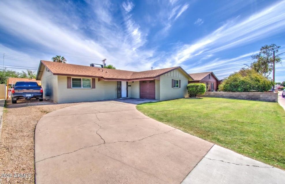 3013 N 52ND Parkway, Phoenix, AZ 85031 — photo 1 of 14