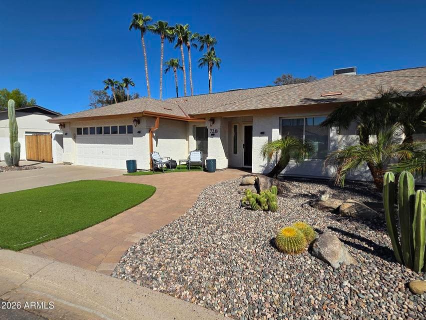 728 E KINGS Avenue, Phoenix, AZ 85022 — photo 1 of 30