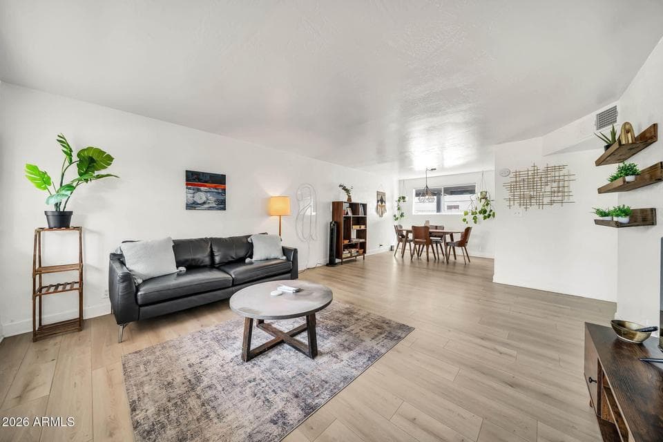 1111 E TURNEY Avenue 3, Phoenix, AZ 85014 — photo 1 of 25