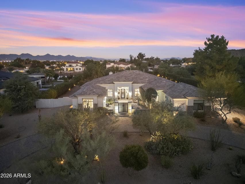10425 N 37th Street, Phoenix, AZ 85028 — photo 1 of 42