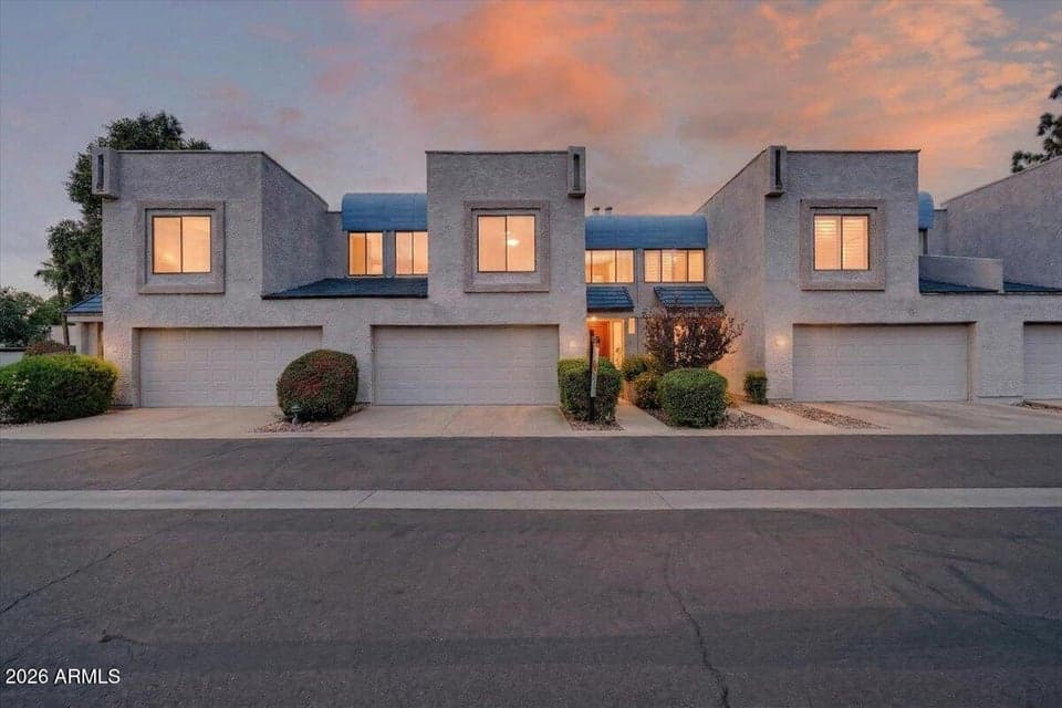 5750 N 10TH Street 5, Phoenix, AZ 85014 — photo 1 of 32