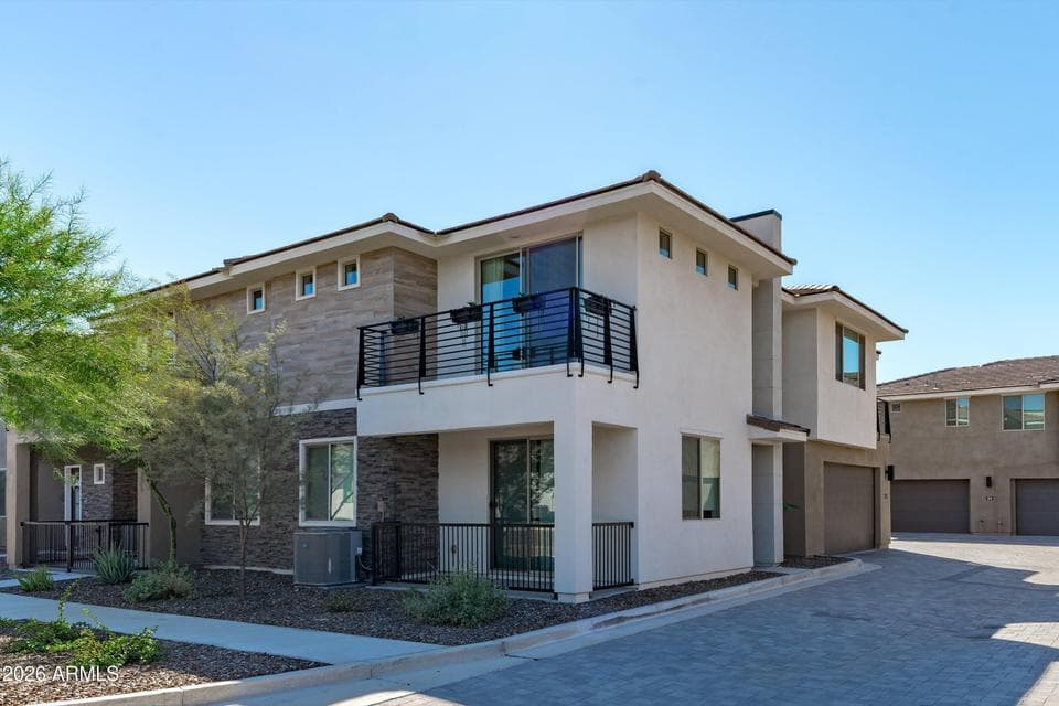 2121 W Sonoran Desert Drive 42, Phoenix, AZ 85085 — photo 1 of 39