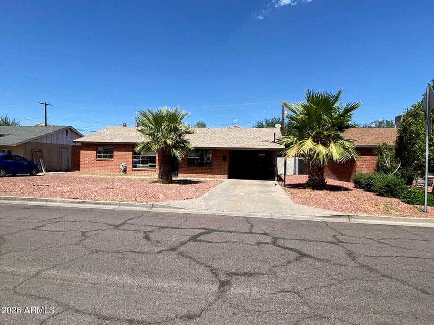 2736 W LAWRENCE Road W, Phoenix, AZ 85017 — photo 1 of 26