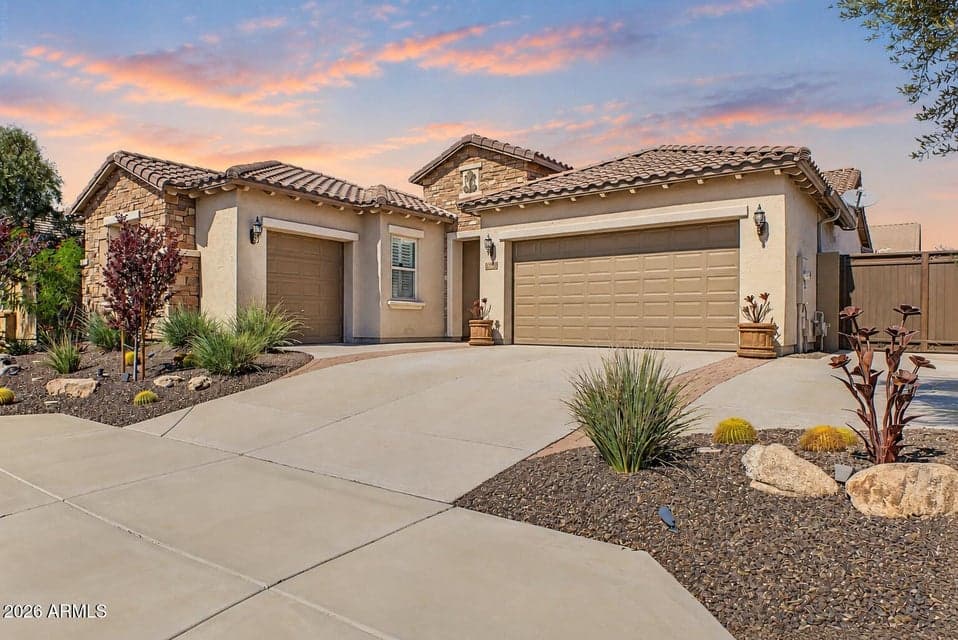 5540 W ALYSSA Lane, Phoenix, AZ 85083 — photo 1 of 35
