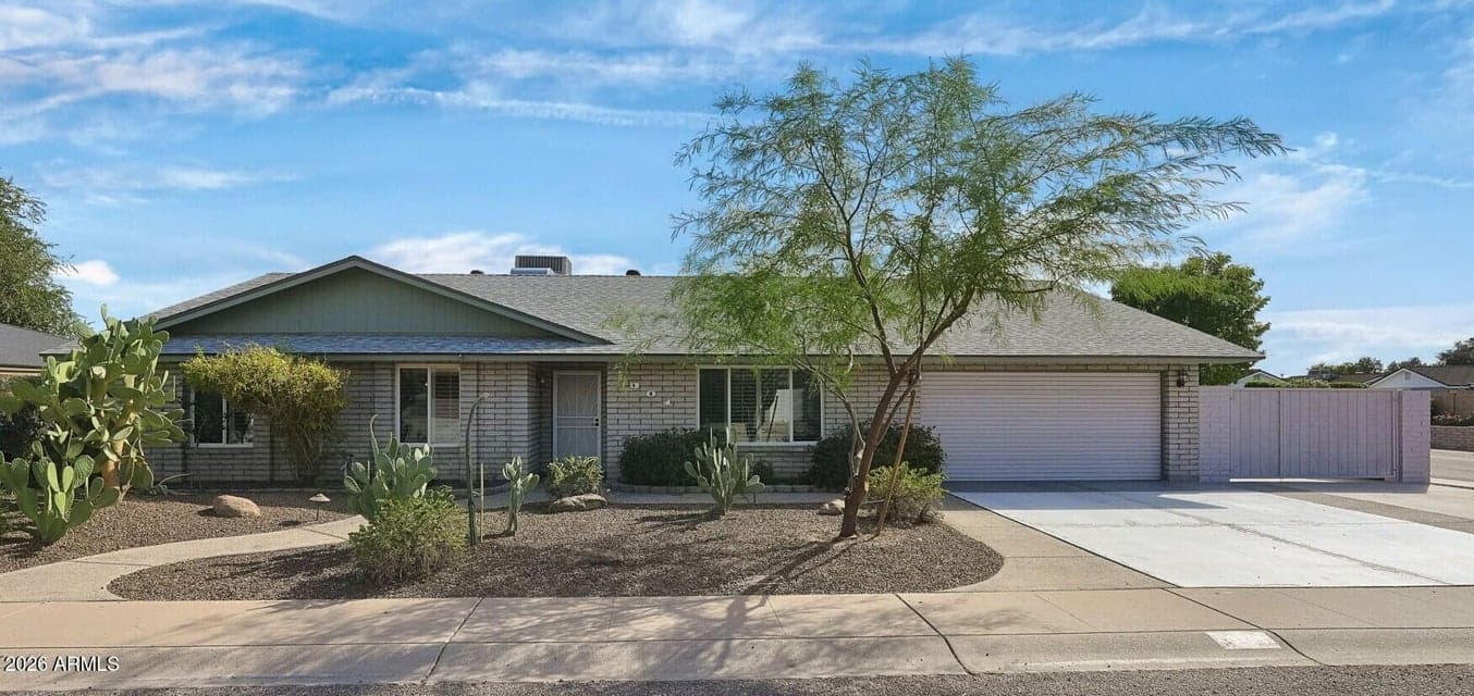 301 E HELENA Drive, Phoenix, AZ 85022 — photo 1 of 40