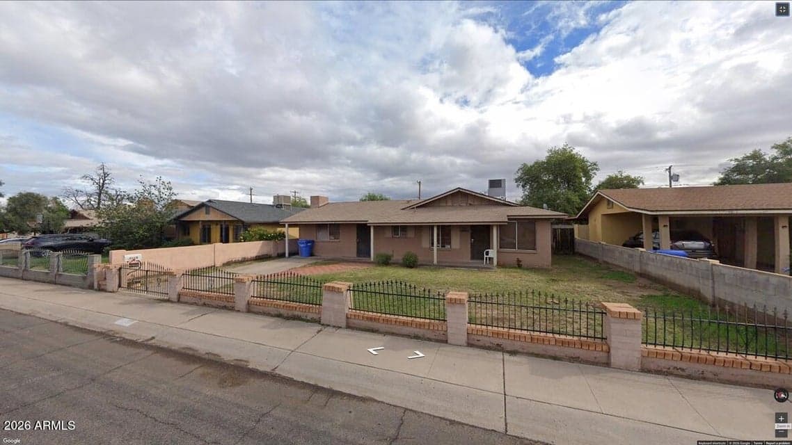 6815 S 7TH Avenue, Phoenix, AZ 85041 — photo 1 of 2