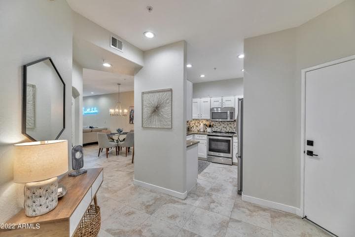 7021 E EARLL Drive #103, Scottsdale, AZ