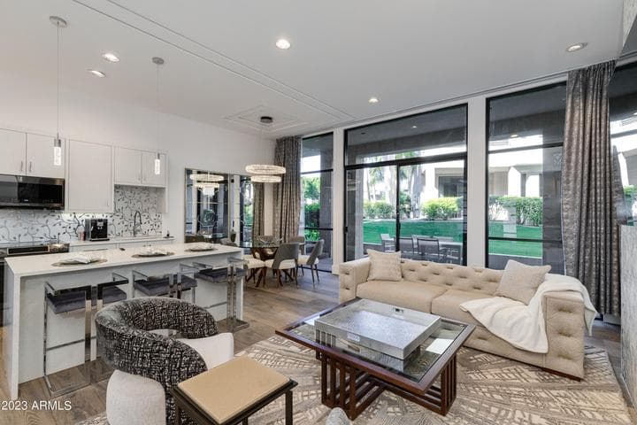 2802 E CAMINO ACEQUIA Drive #7, Phoenix, AZ