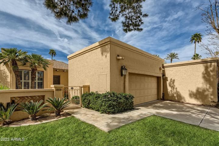 10058 E CINNABAR Avenue, Scottsdale, AZ