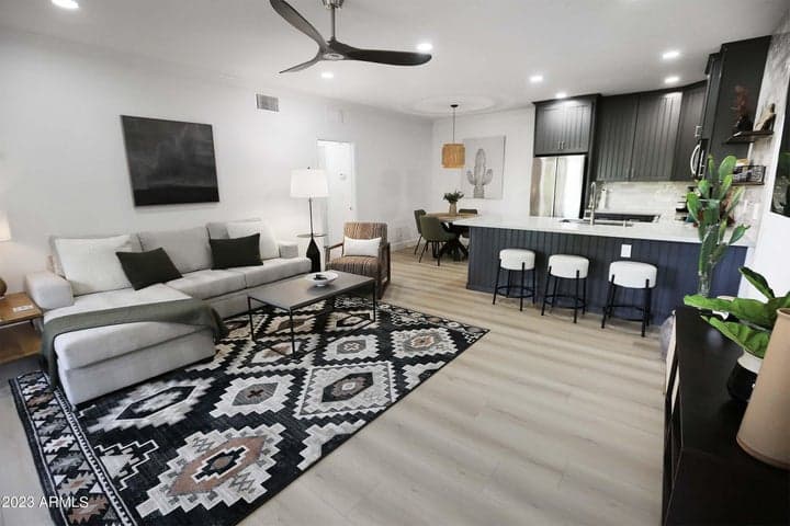 7009 E ACOMA Drive #2050, Scottsdale, AZ