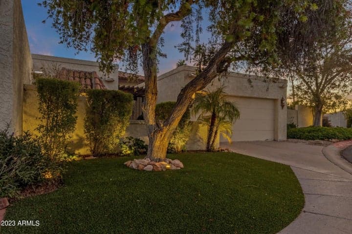 4611 E DESERT Drive, Phoenix, AZ