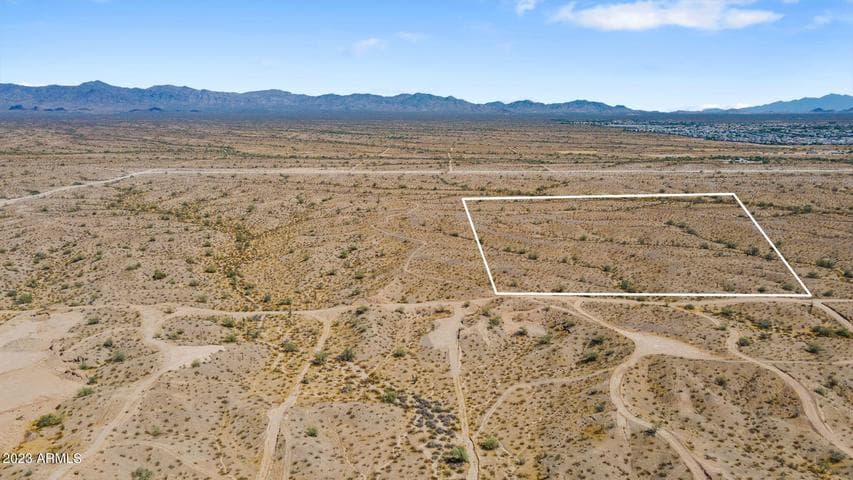 31900 W CAMELBACK, SOUTH 1322 FEET Road #2, Tonopah, AZ