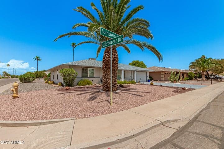 10146 W SOMBRERO Circle, Sun City, AZ
