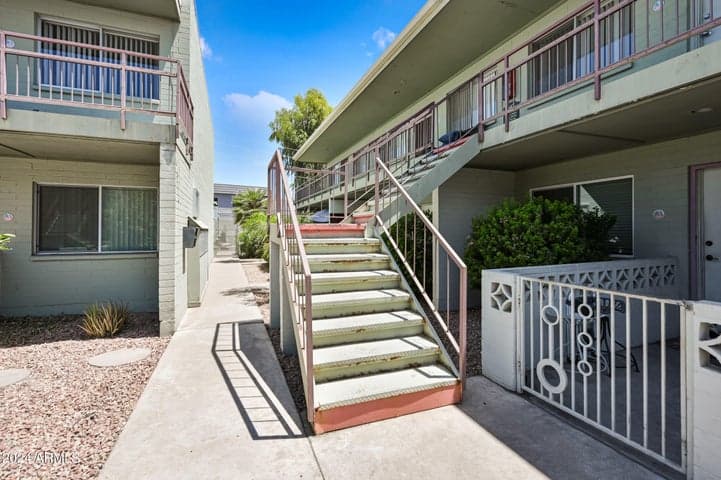 1702 W TUCKEY Lane #230, Phoenix, AZ
