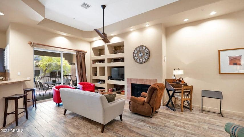 8245 E Bell Road #207, Scottsdale, AZ