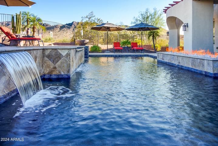9233 S KRISTA Drive, Goodyear, AZ