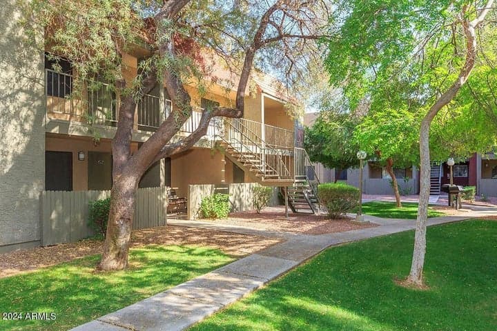 3040 E Shea Boulevard #2, Phoenix, AZ