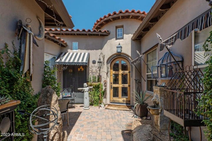 8882 E FLATHORN Drive, Scottsdale, AZ