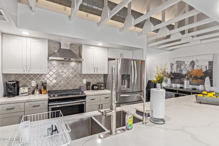 8742 E WELDON Avenue, Scottsdale, AZ