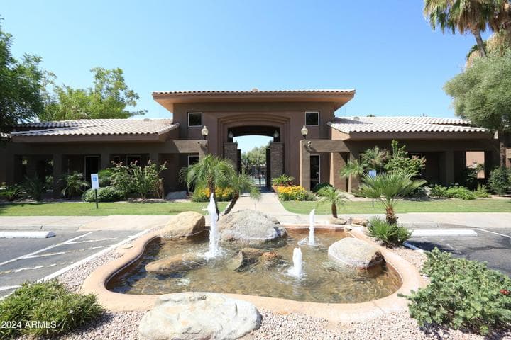 7009 E ACOMA Drive #1105, Scottsdale, AZ