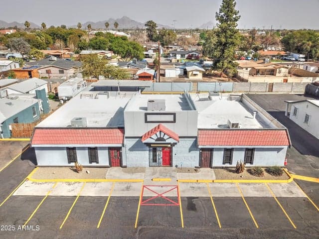 6721 N Black Cyn Highway, Phoenix, AZ