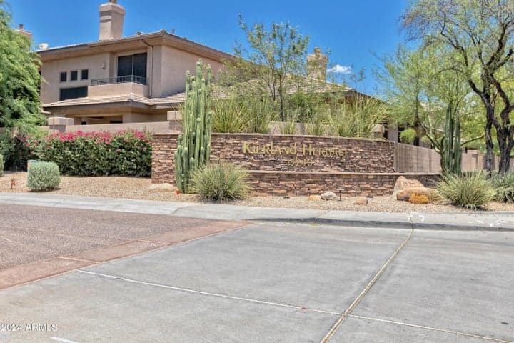 15240 N CLUBGATE Drive #150, Scottsdale, AZ