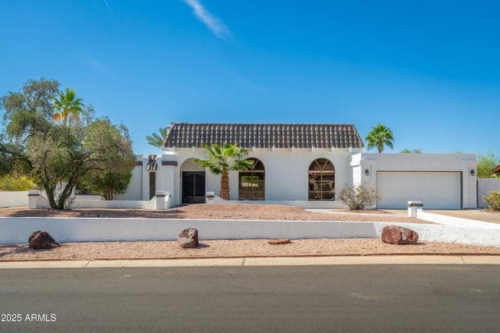 3951 E SEQUOIA Trail, Phoenix, AZ