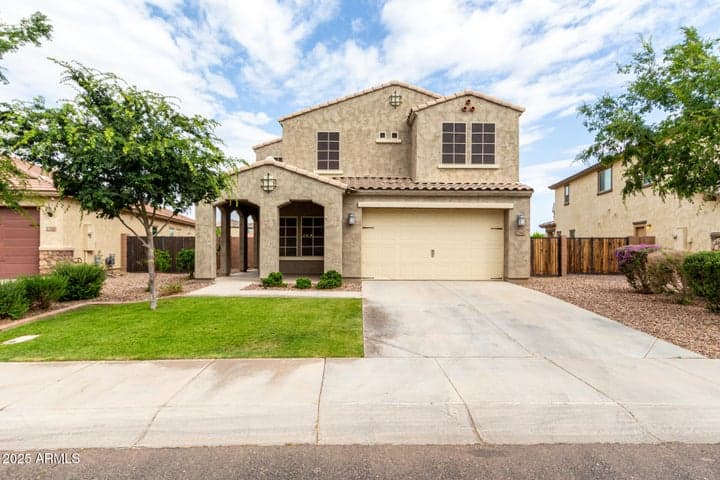 7342 S DEBRA Drive, Gilbert, AZ