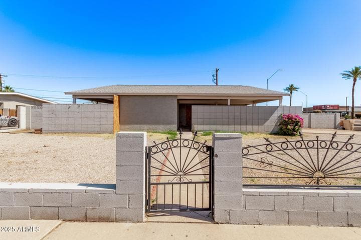 5902 W ORANGE Drive, Glendale, AZ
