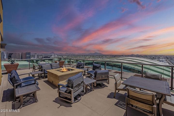 310 S 4TH Street #1601, Phoenix, AZ