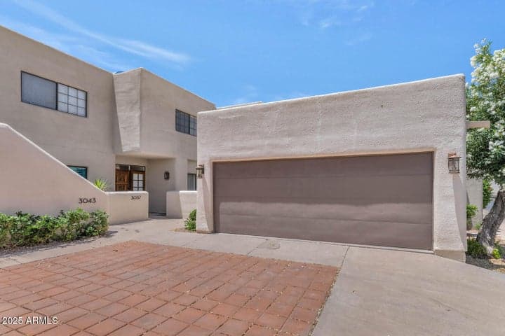 3037 E ROSE Lane, Phoenix, AZ