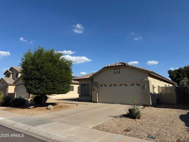 8927 W PARADISE Drive, Peoria, AZ