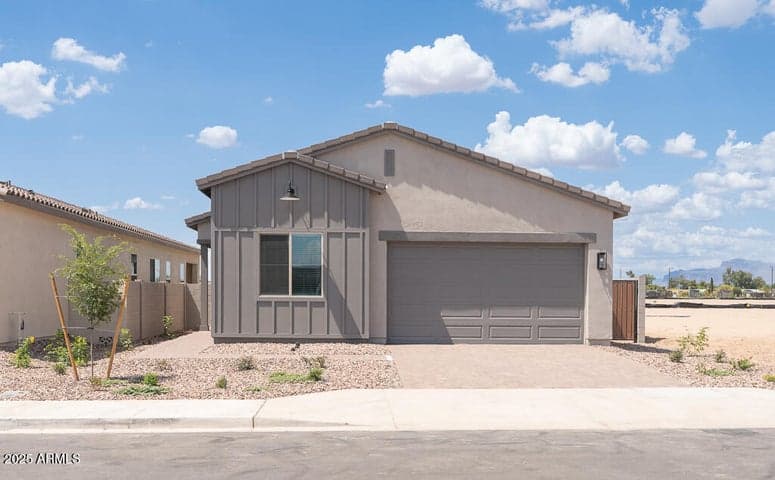 366 E Las Perlas Lane, San Tan Valley, AZ