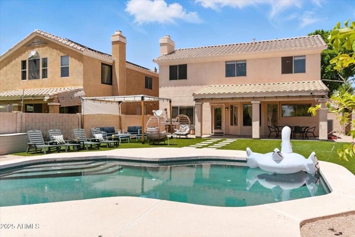 8083 E MICHELLE Drive, Scottsdale, AZ