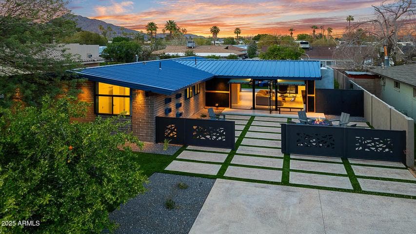 6842 E EARLL Drive, Scottsdale, AZ