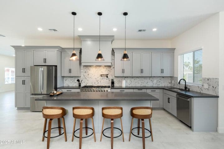 5049 E SHAW BUTTE Drive, Scottsdale, AZ