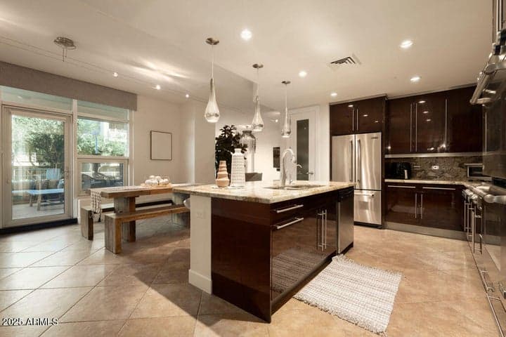 140 E RIO SALADO Parkway #111, Tempe, AZ