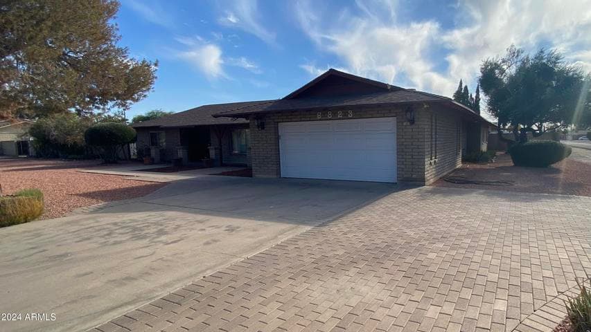 6823 W UNION HILLS Drive, Glendale, AZ