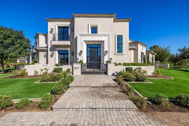 577 W HORSESHOE Place, Chandler, AZ