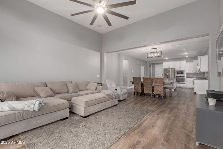 8987 W SELDON Lane, Peoria, AZ