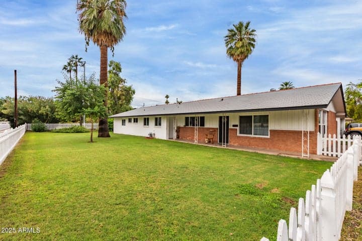 328 E BETHANY HOME Road, Phoenix, AZ
