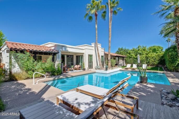 2551 E MISSOURI Avenue, Phoenix, AZ