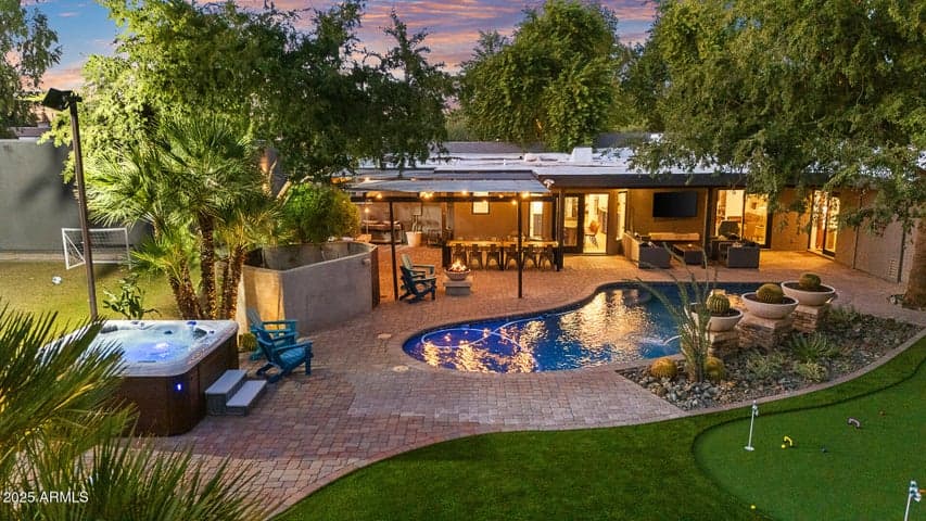8433 E CHOLLA Street, Scottsdale, AZ